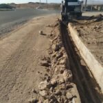 تخلیه جوبه های بلوار شهید ناصری توسط نیروهای واحد خدمات شهری منطقه یک با همت اداره خدمات موتوری