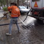لایروبی و شستشوی کانالهای خیابان جمهوری توسط اداره خدمات شهری منطقه یک