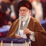 رهبر انقلاب:همه باید در انتخابات شرکت کنند. انتخابات رکن اصلی نظام جمهوری اسلامی است. راه اصلاح کشور انتخابات است. آن کسانی که دنبال این هستند که مشکلات را برطرف کنند، ترمیم کنند، بایستی به انتخابات رو کنند. راهِ درست، انتخاب است