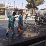 نظافت و پاکسازی معابر خیابان انقلاب انجام شد