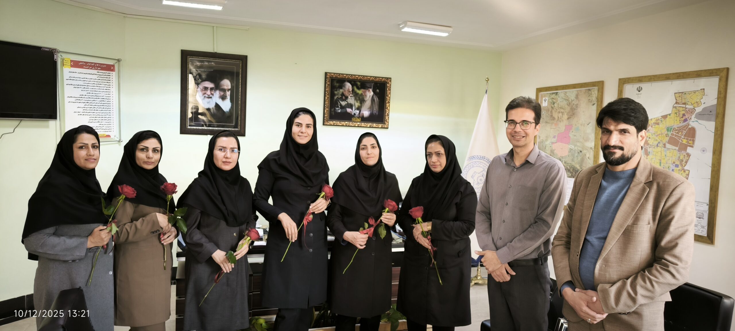 شهردار منطقه یک از بانوان شاغل در شهرداری منطقه تجلیل کرد